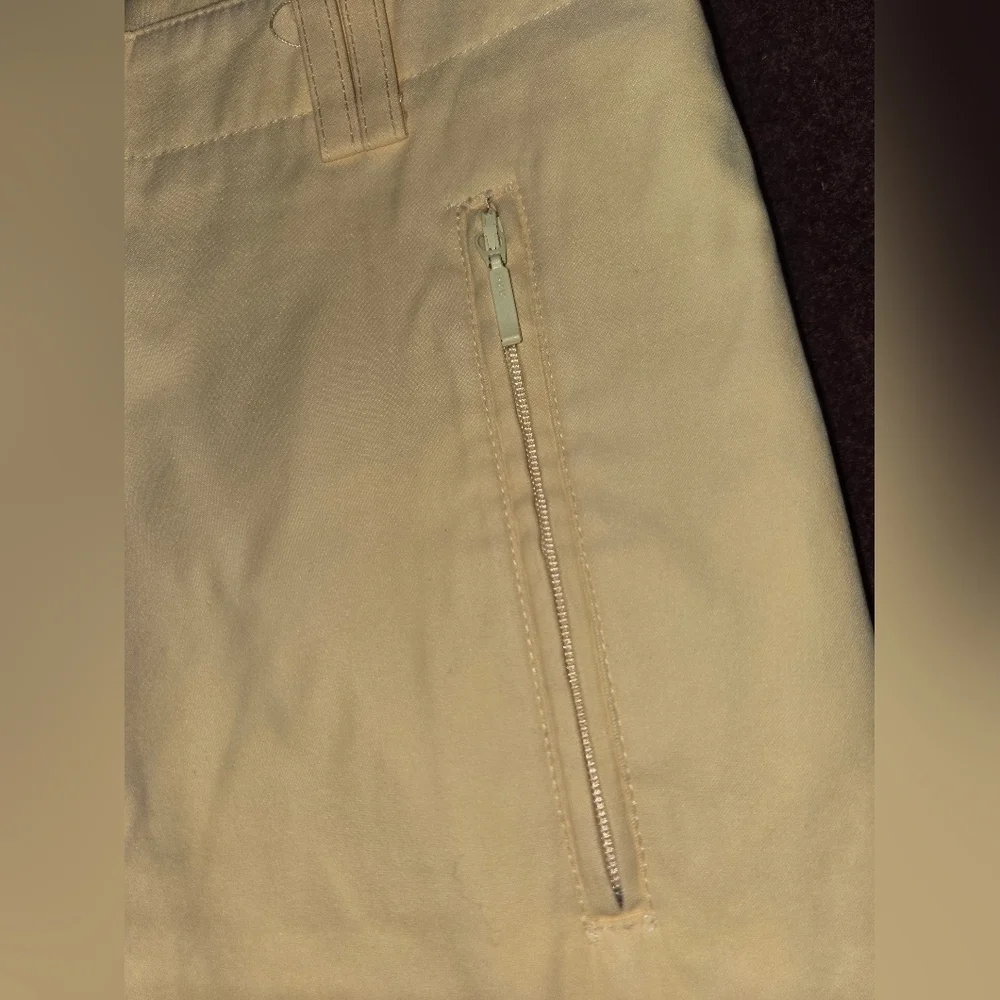 Jamie Sadock Size 8 Golf Capri In Butter Yellow One Small Spot Below Left Pocket